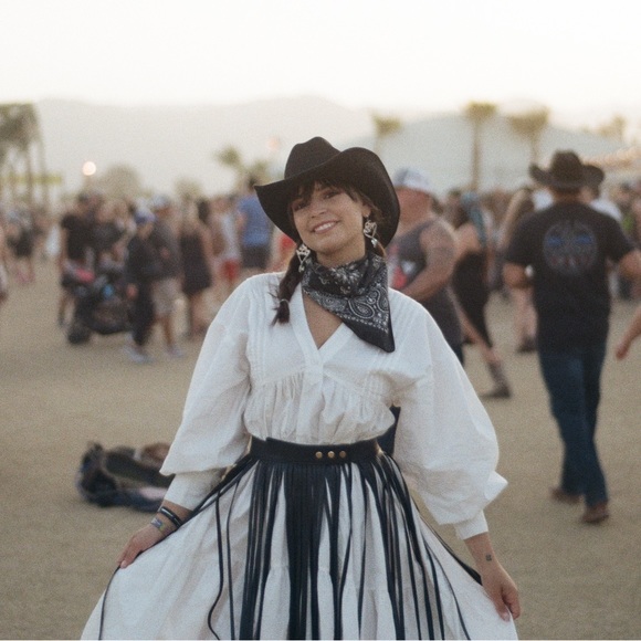 Meet The Posher - Picture 2 of 3